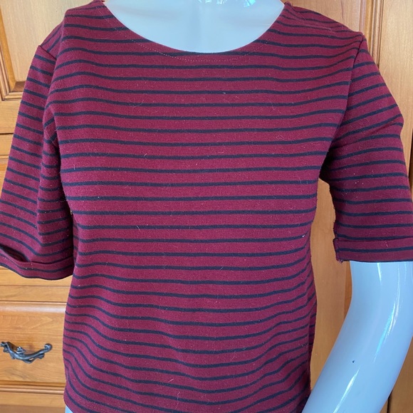 🔥5 for $20 - Striped top, comfortable - Picture 1 of 4